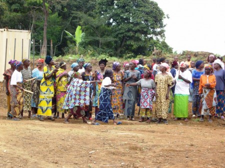 les femmes, prêtes pour la fête